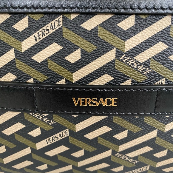 Sold! Versace La Greca Signature Backpack - Picture 2 of 11